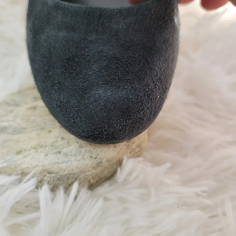 Truth or dare by madonna black suede pumps